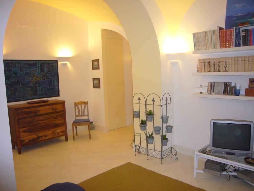 Palazzo Serra Di Cassano Napels